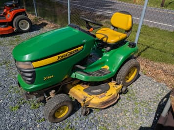 Main image John Deere X324